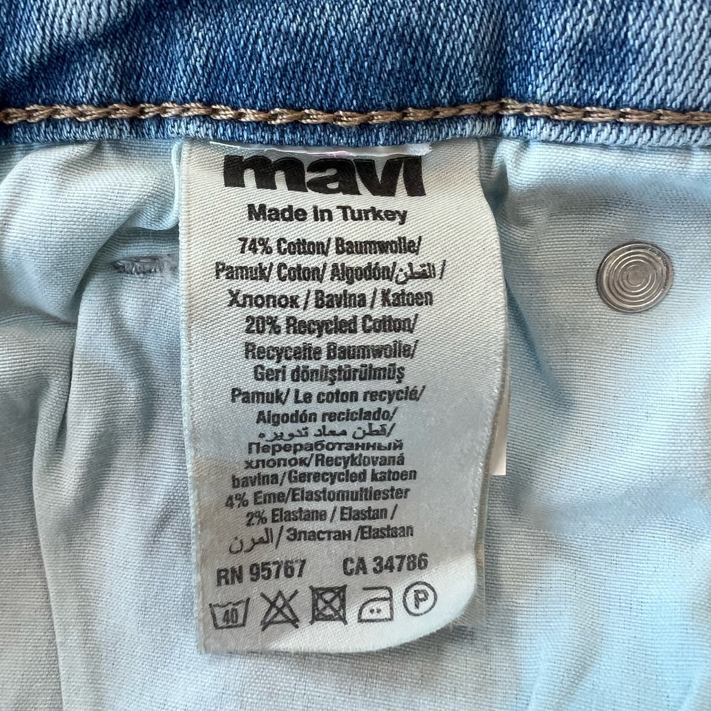 Mavi Anika Mid-Rise Crop Flare w/ Raw Hem, Light Brush Flex Blue, size 28/27 - Picture 9 of 13
